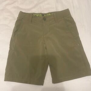 Under armor performance zip front shorts. Pockets. Youth small. So comfortable.